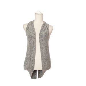 Pretty Good Gray Sleeveless Open Front Cardigan Size Small